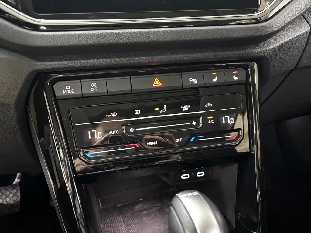 Volkswagen T-Roc 2023 — фото 16