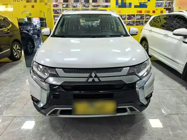 Mitsubishi Outlander 2020