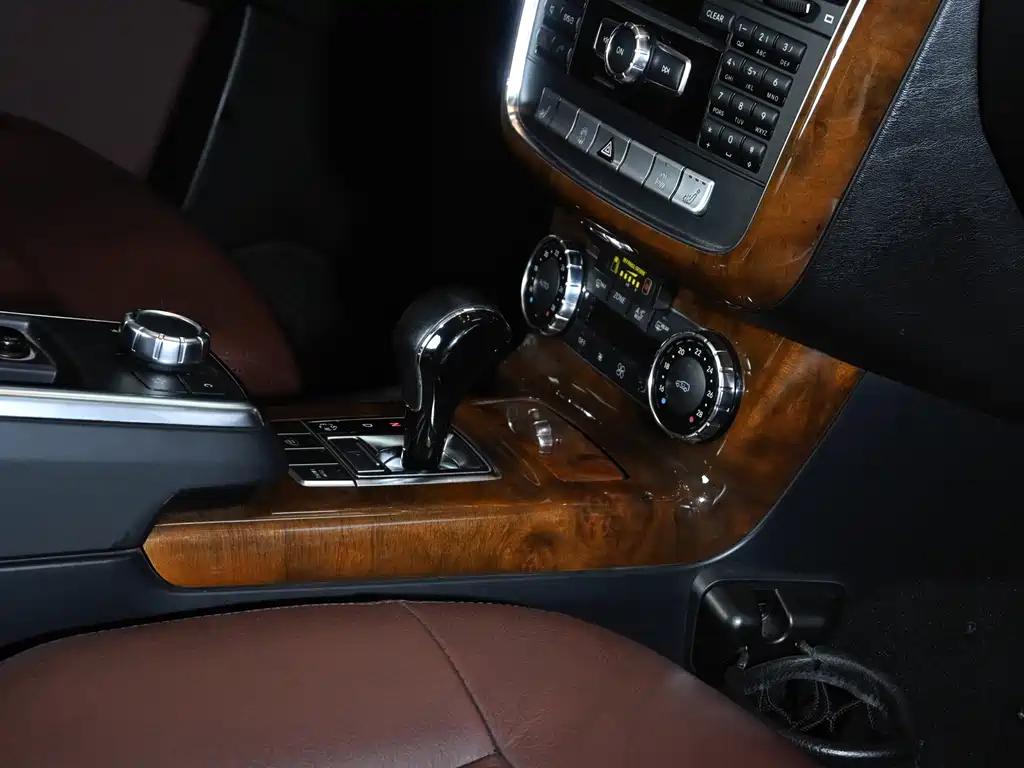 Mercedes-Benz G-Class 2015 — фото 20
