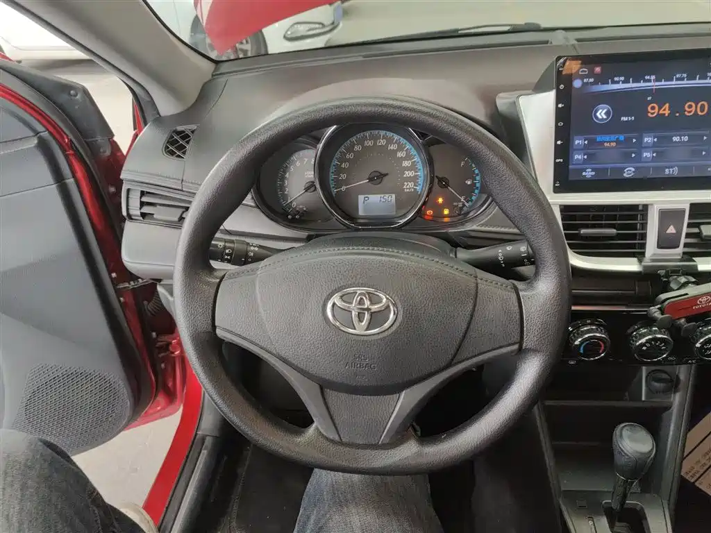 Toyota Yaris L 2018 — фото 7