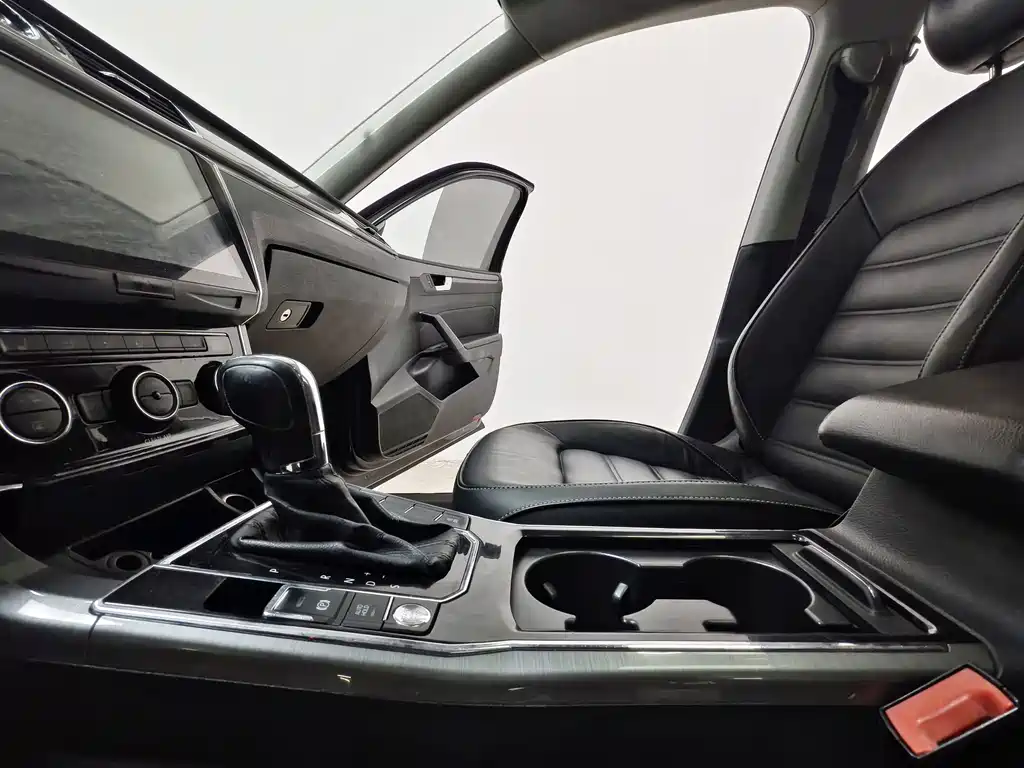 Volkswagen Passat 2016 — фото 11