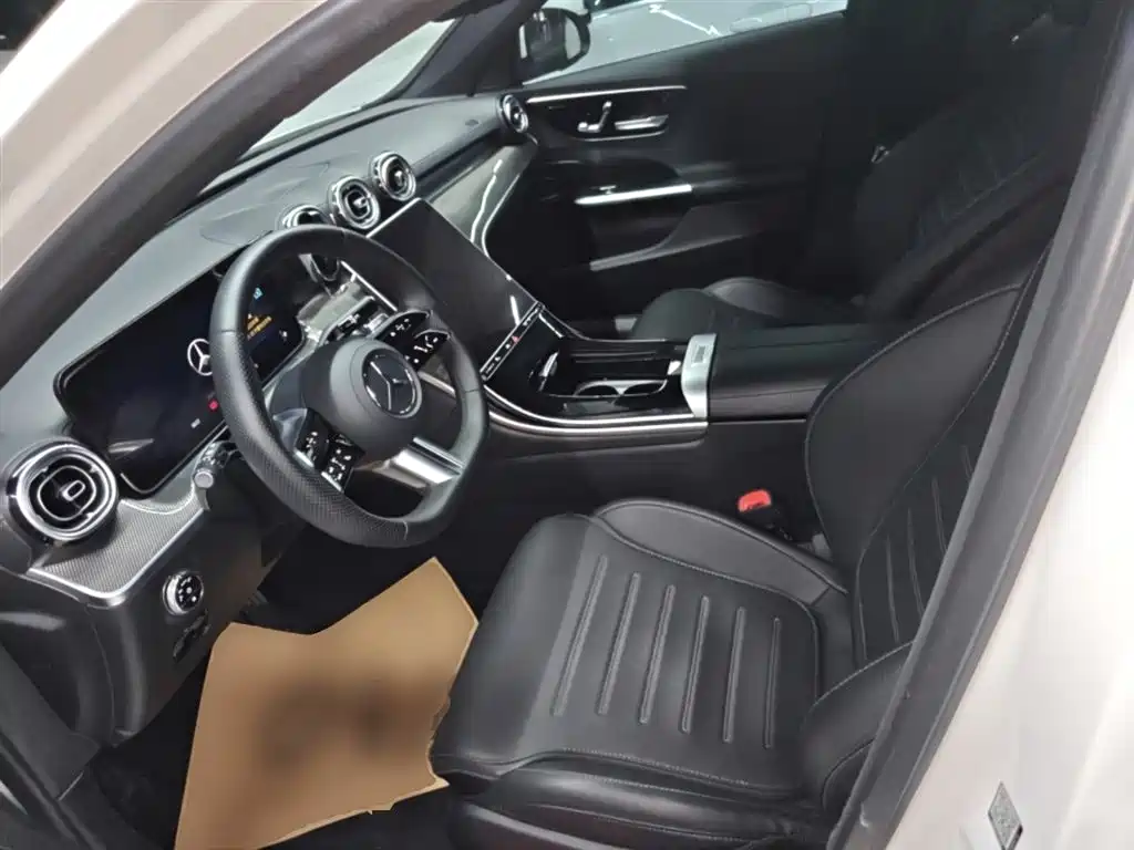 Mercedes-Benz C-Class 2023 — фото 11