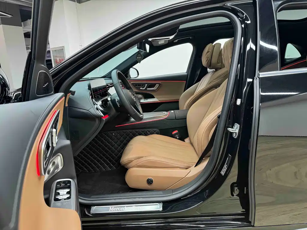 Mercedes-Benz E-Class 2025 — фото 14