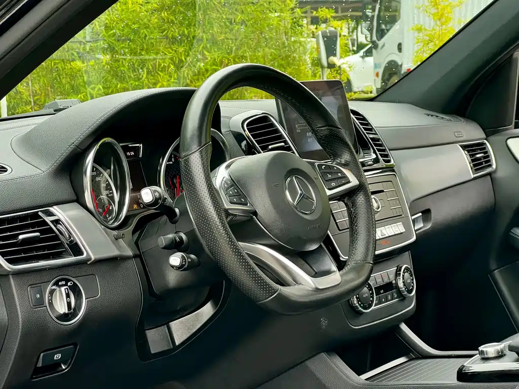 Mercedes-Benz GLE AMG 2018 — фото 7