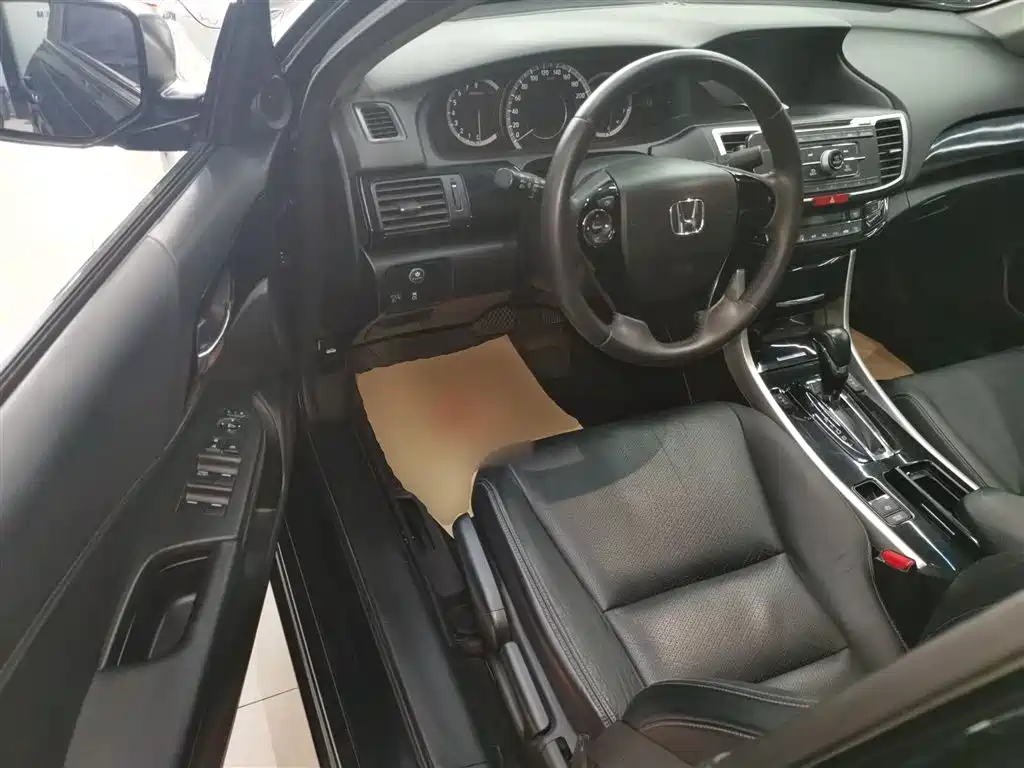 Honda Accord 2017 — фото 12