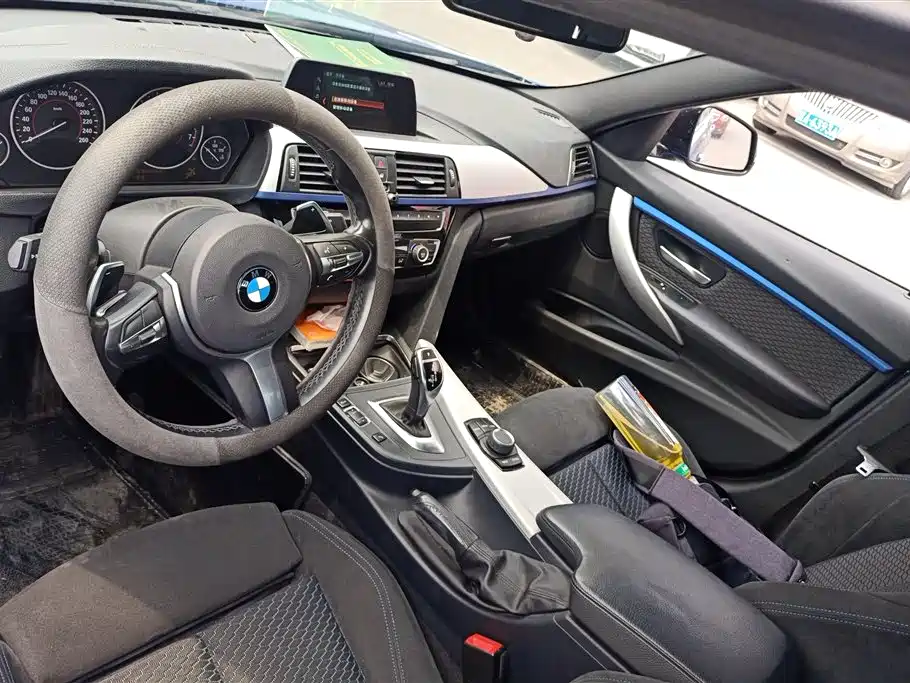 BMW 3 Series 2017 — фото 12