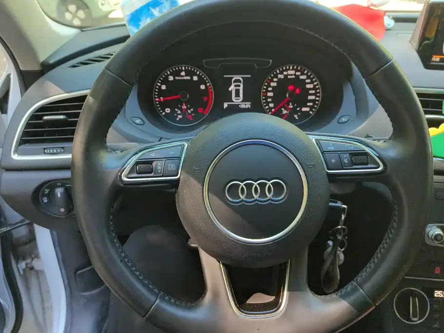 Audi Q3 2018 — фото 15