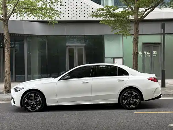 Mercedes-Benz C-Class 2022
