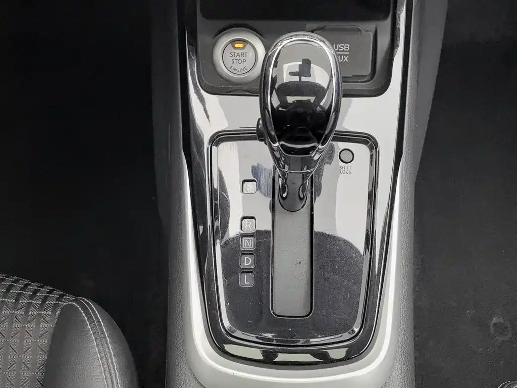 Nissan Tiida 2016 — фото 13