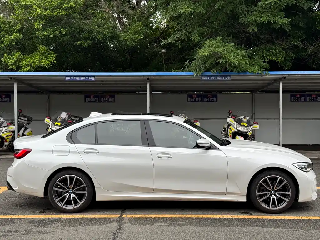 BMW 3 Series 2022