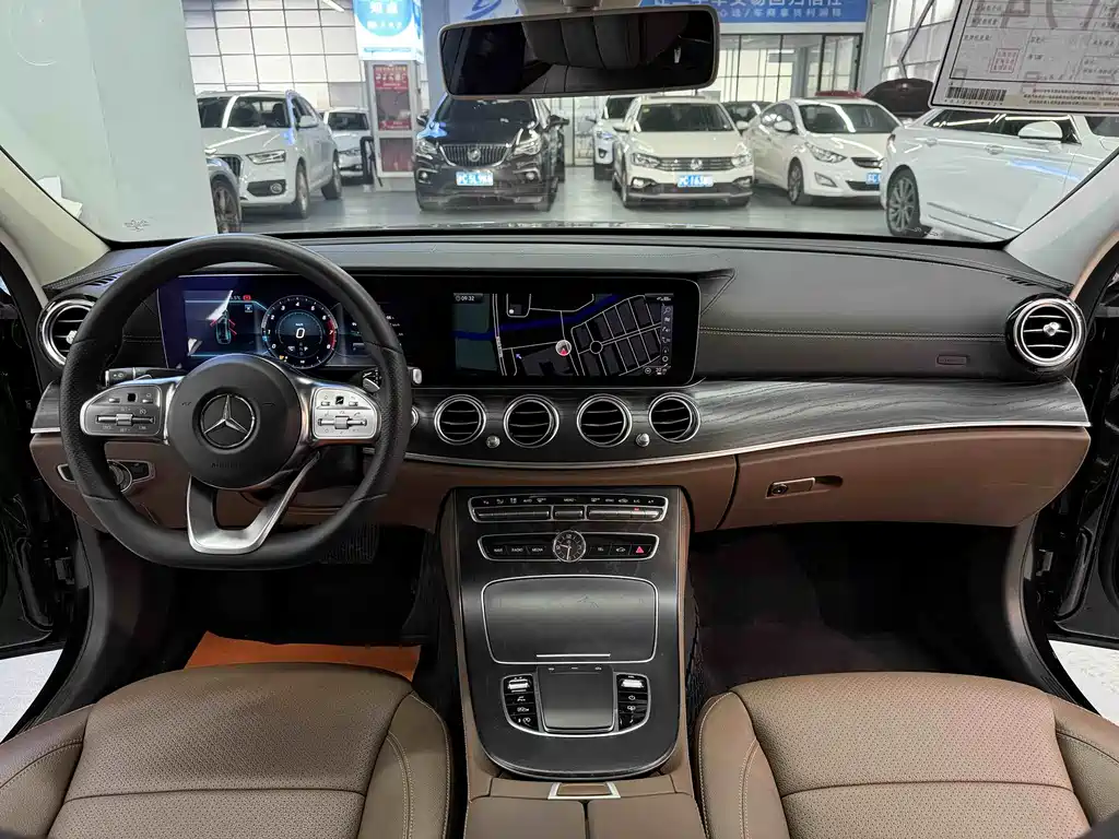 Mercedes-Benz E-Class 2019 — фото 16