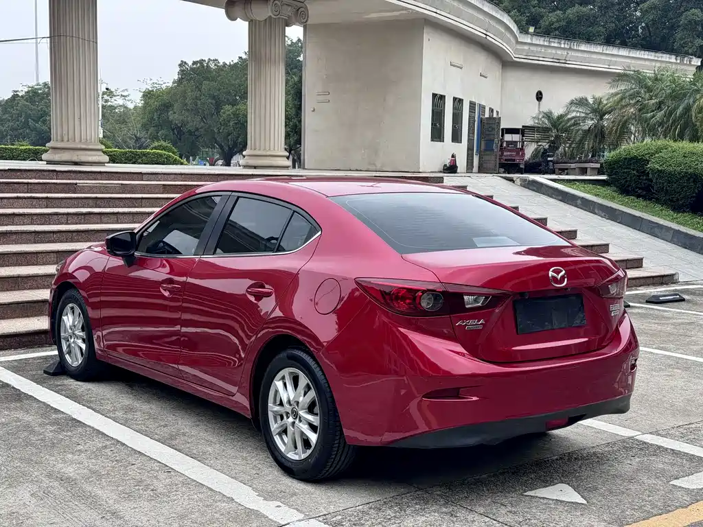Mazda 3 Axela 2018 — фото 11