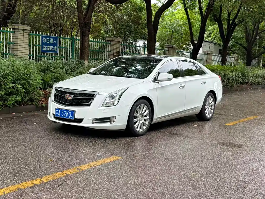 Cadillac XTS 2017 — фото 1