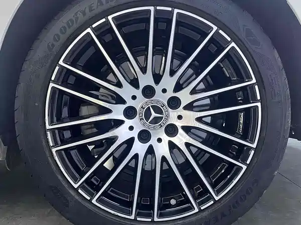 Mercedes-Benz C-Class 2025