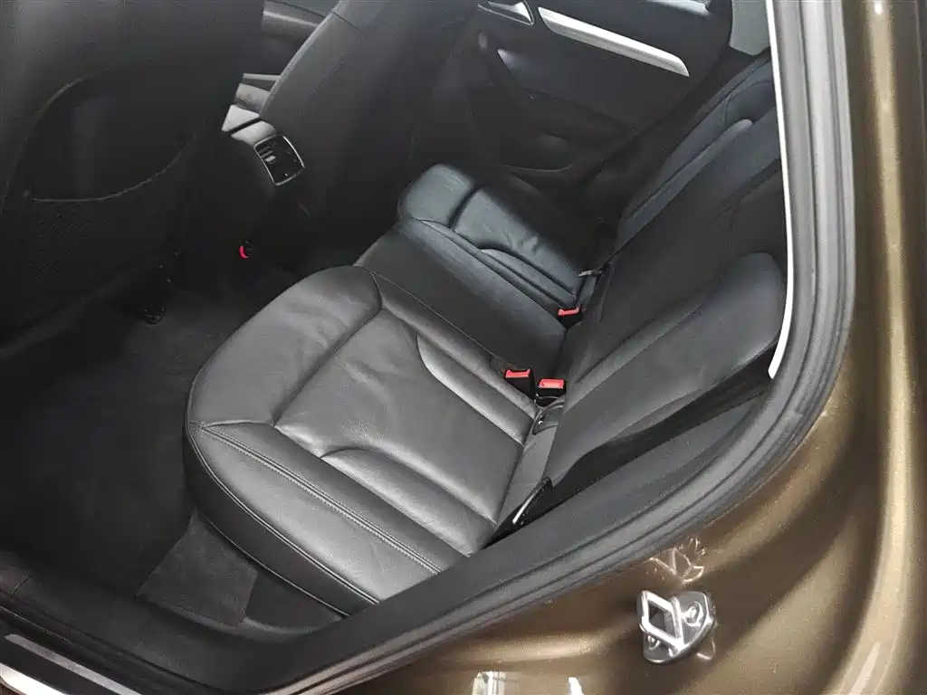 Audi Q3 2017 — фото 17