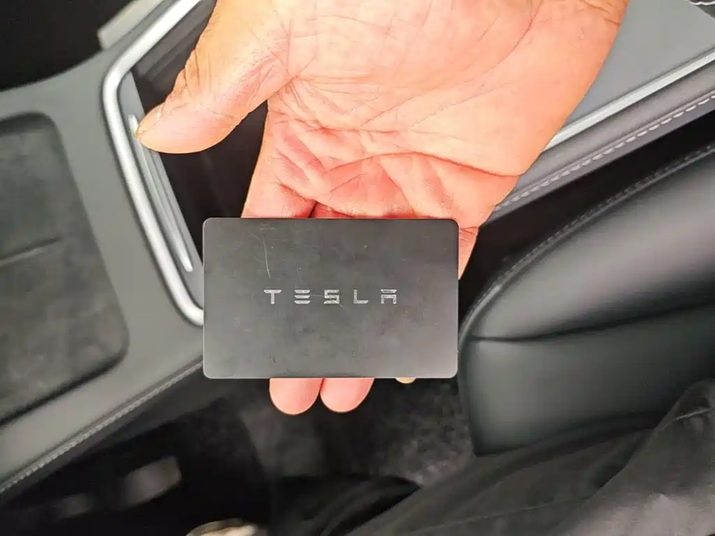 Tesla Model Y 2023 — фото 9
