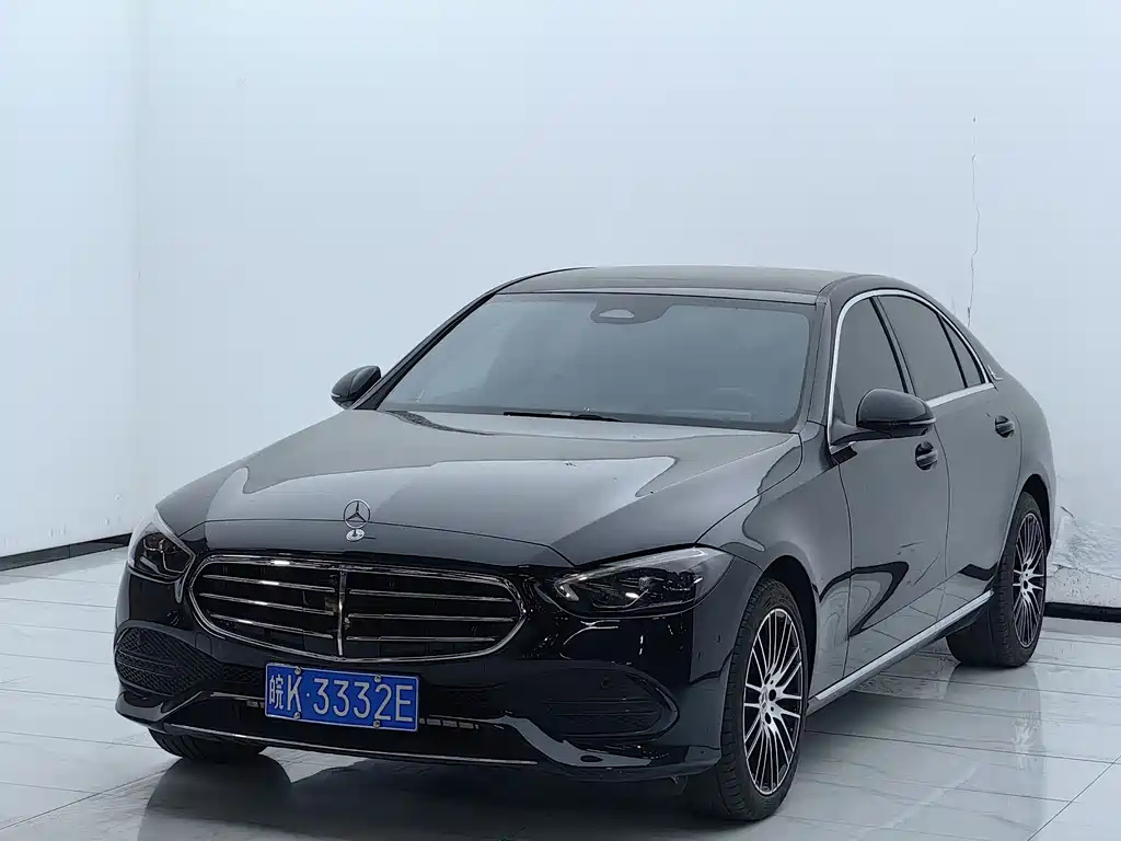 Mercedes-Benz C-Class 2024 — фото 1