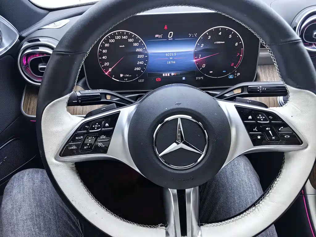 Mercedes-Benz C-Class 2024 — фото 13