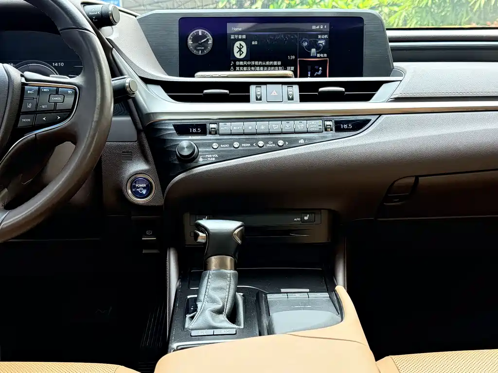 Lexus ES 2020 — фото 13