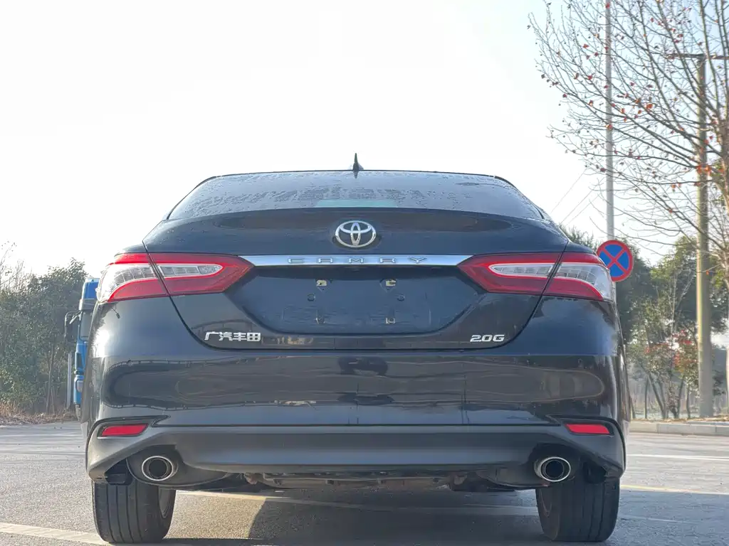 Toyota Camry 2023 — фото 6