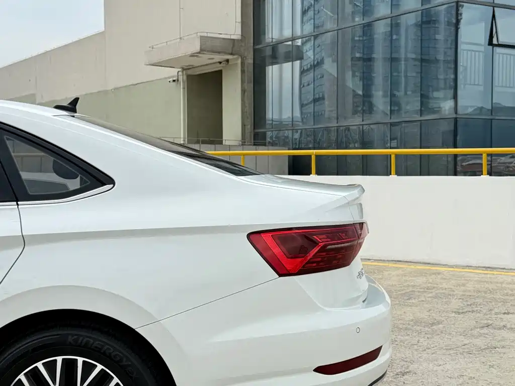 Volkswagen Sagitar 2021