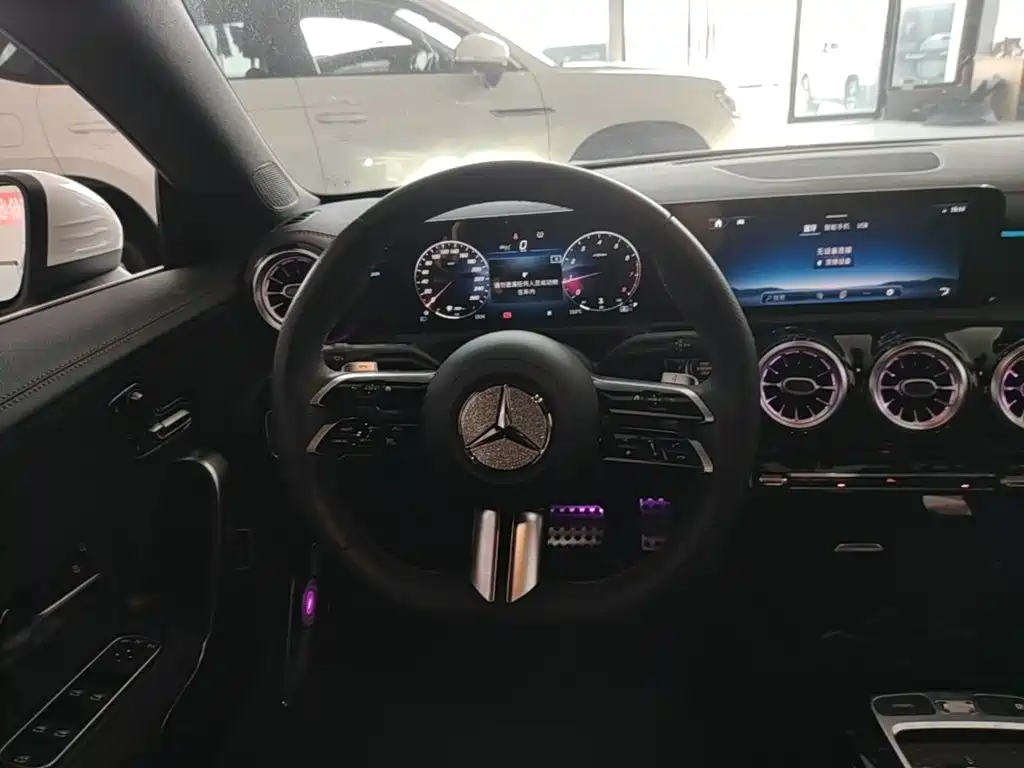 Mercedes-Benz CLA 2025 — фото 11