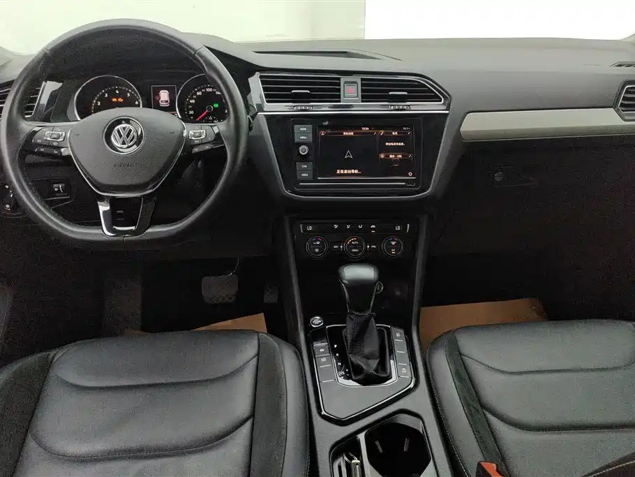 Volkswagen Tiguan L 2018 — фото 13