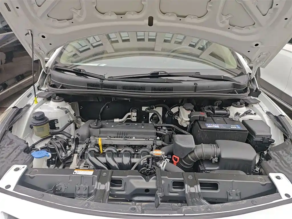 Hyundai Verna 2015 — фото 20