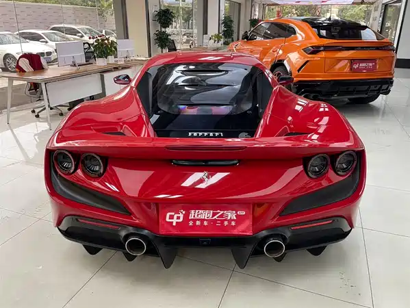 Ferrari F8 2019