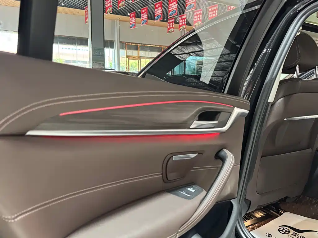 BMW 5 Series 2020 — фото 10
