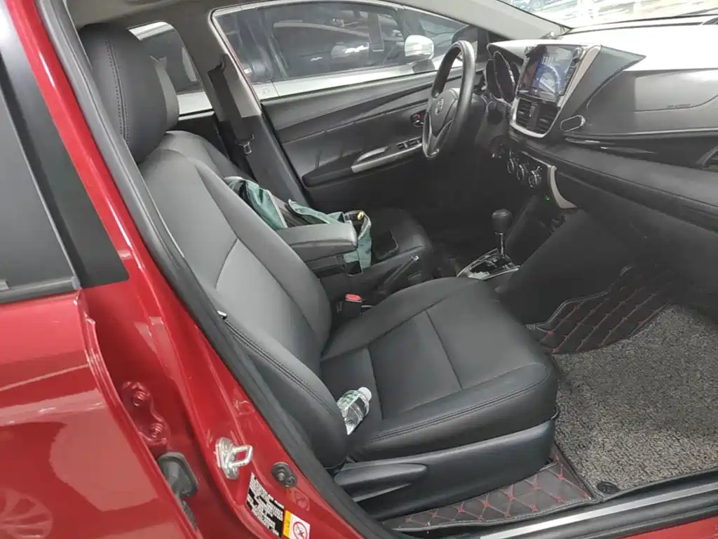 Toyota Yaris L 2017 — фото 25