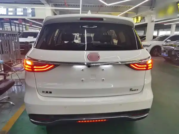 BYD Song MAX 2017