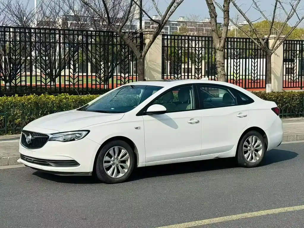 Buick Excelle 2019 — фото 1