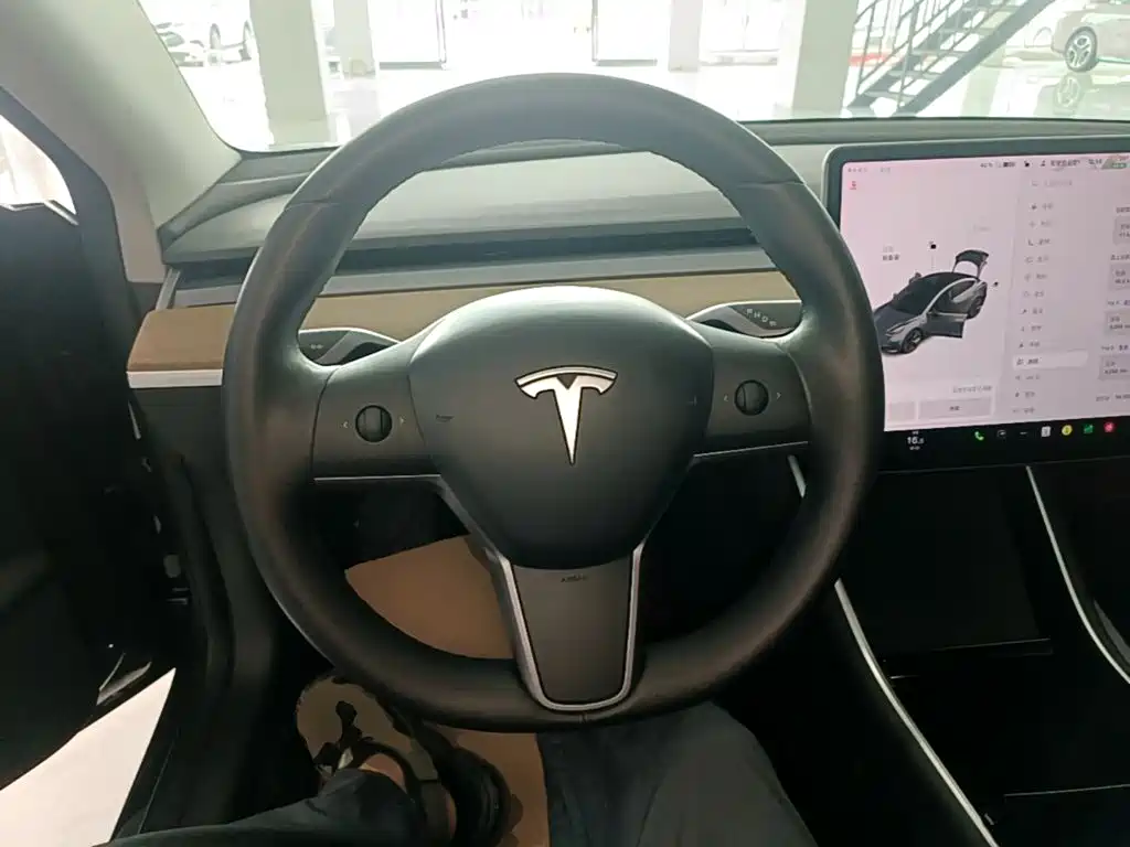 Tesla Model 3 2020 — фото 11