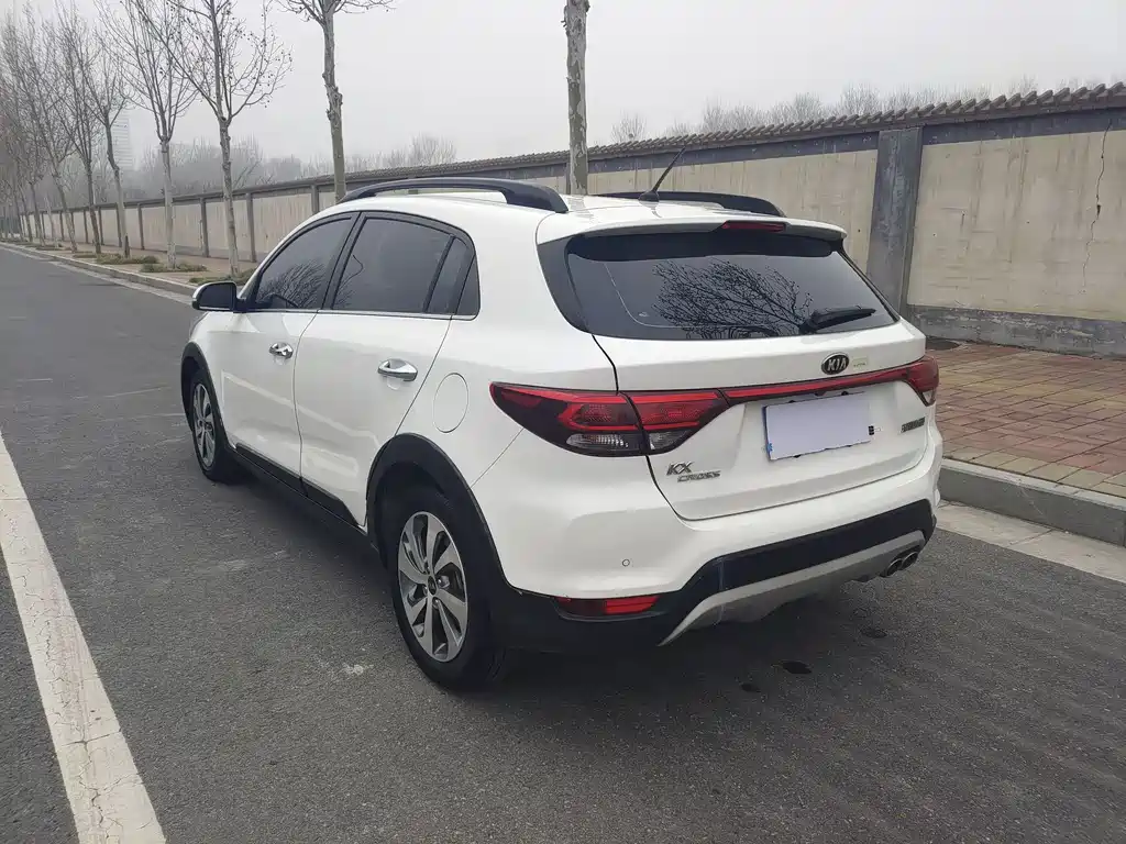 Kia KX Cross 2017 — фото 14