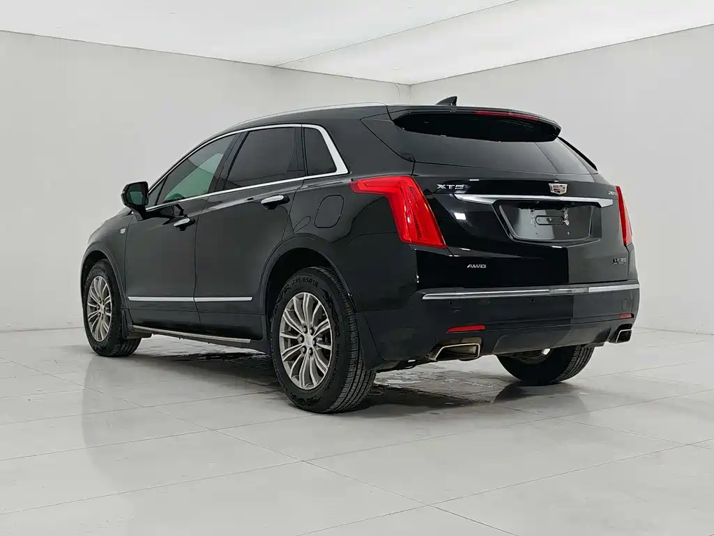 Cadillac XT5 2017 — фото 4
