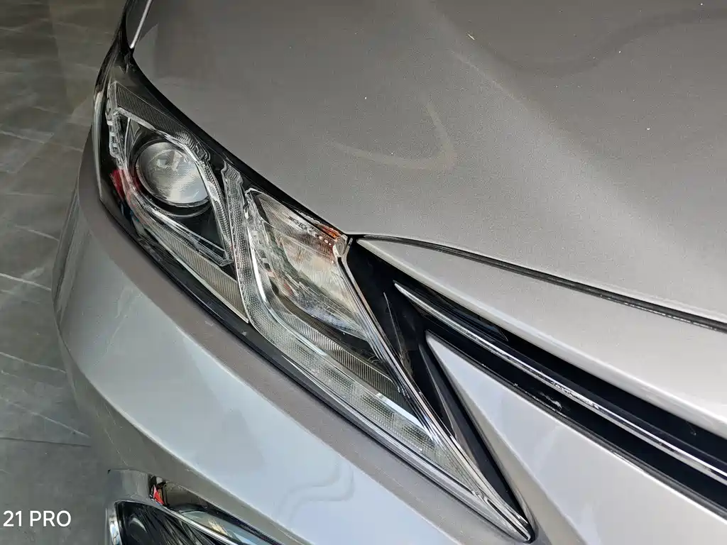 Toyota Camry 2022 — фото 12