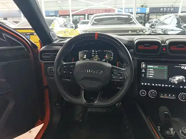 Lynk & Co 02 Hatchback 2021