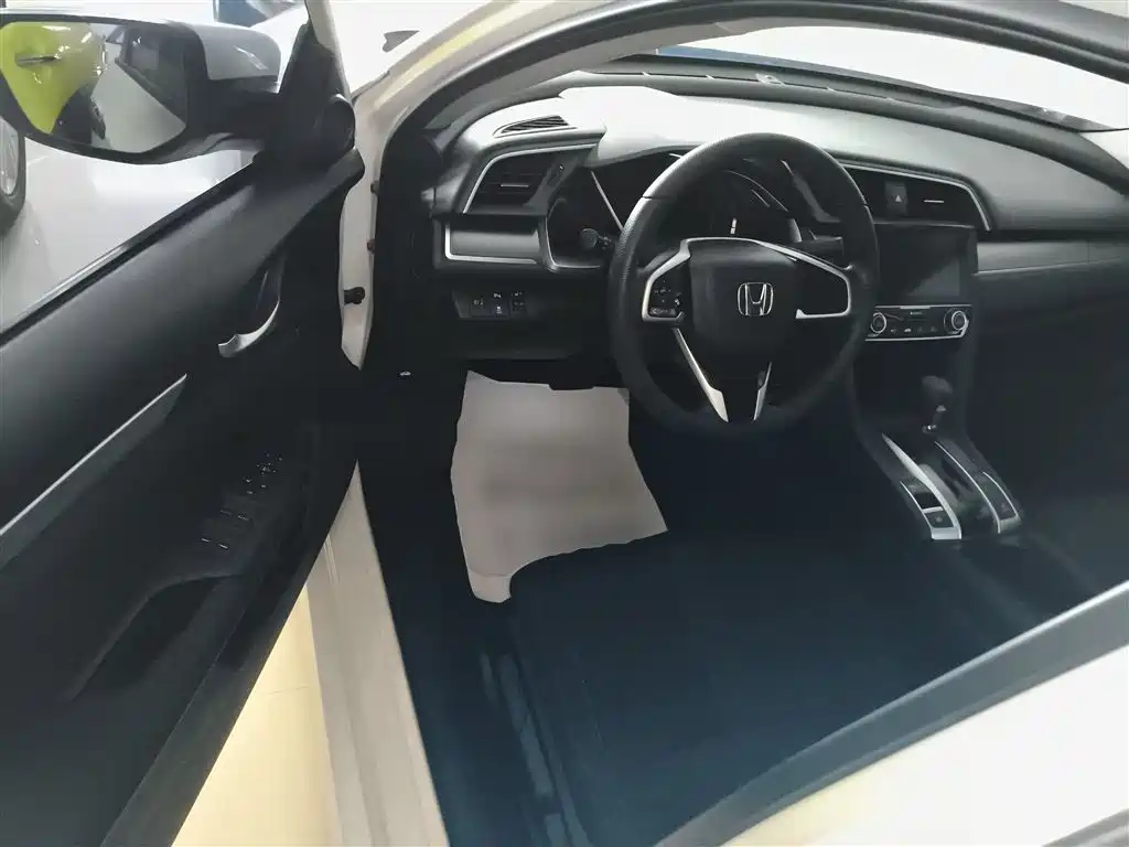 Honda Civic 2016 — фото 16