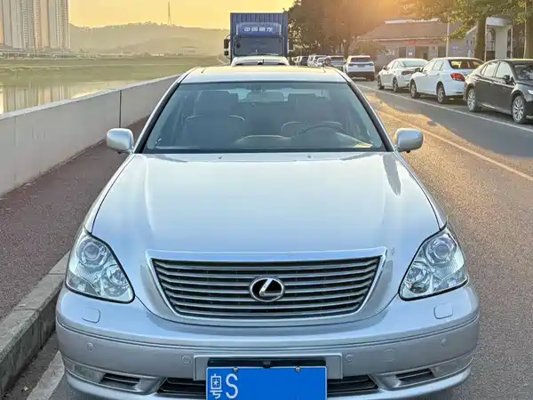 Lexus LS 2005