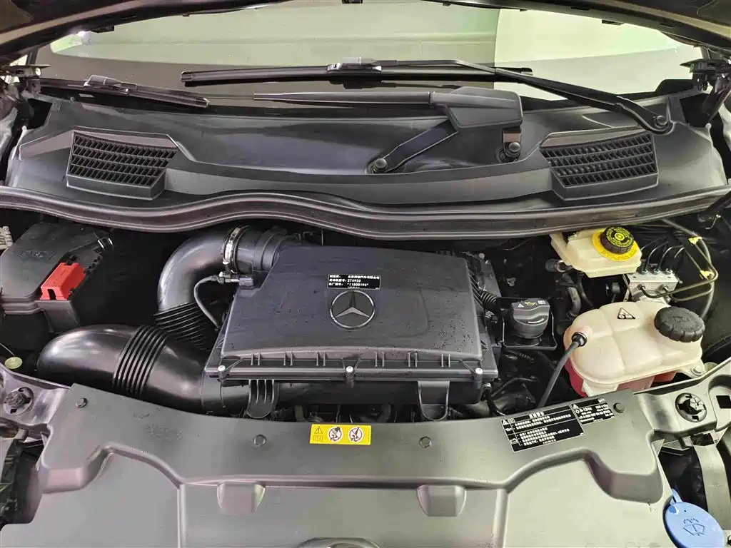 Mercedes-Benz V-Class 2020 — фото 16