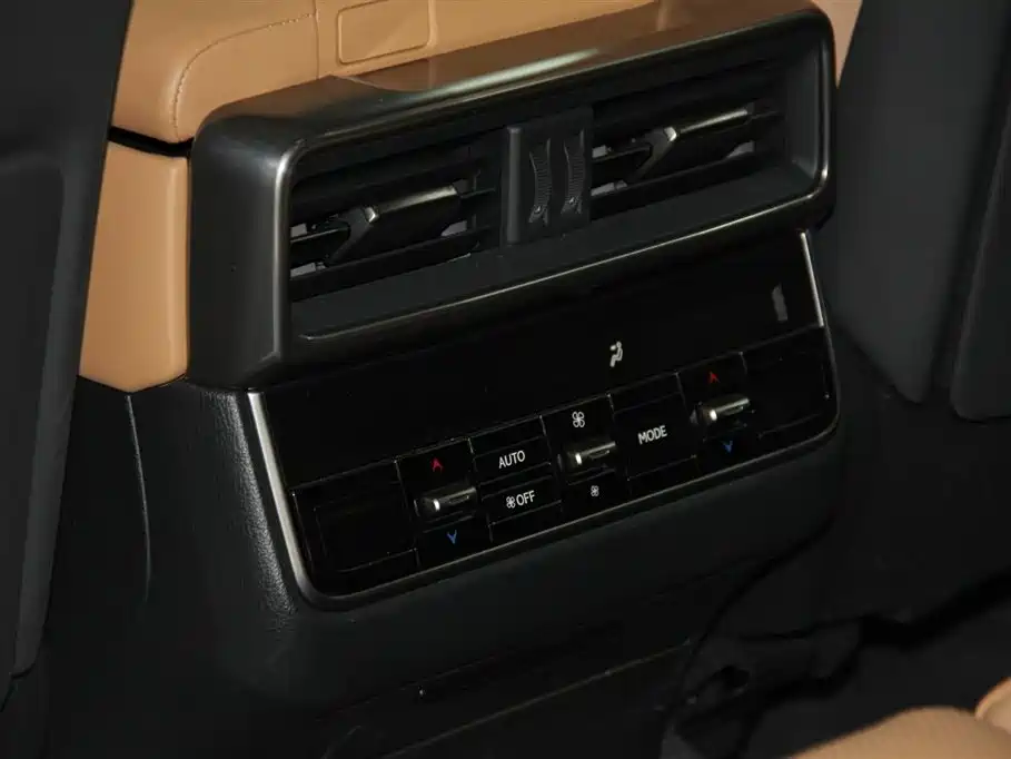 Lexus LX 2023 — фото 24