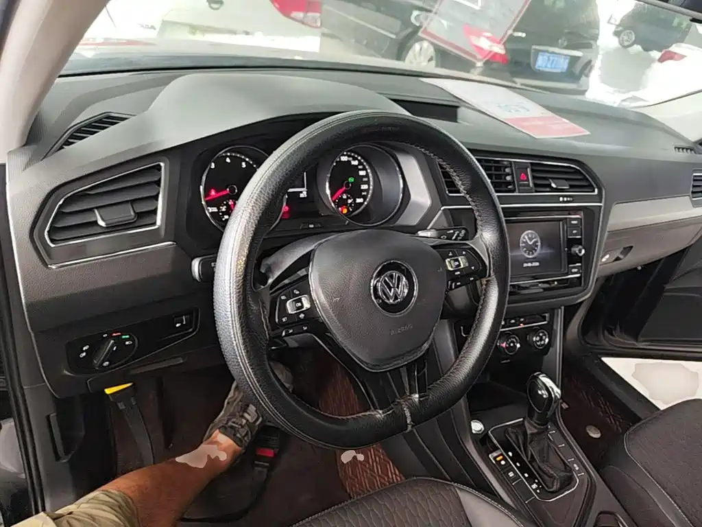 Volkswagen Tiguan L 2019 — фото 10