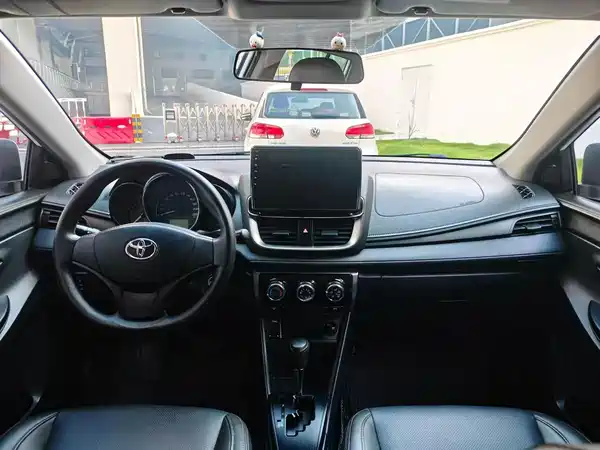 Toyota Yaris L 2020
