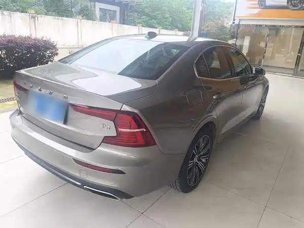 Volvo S60 2021