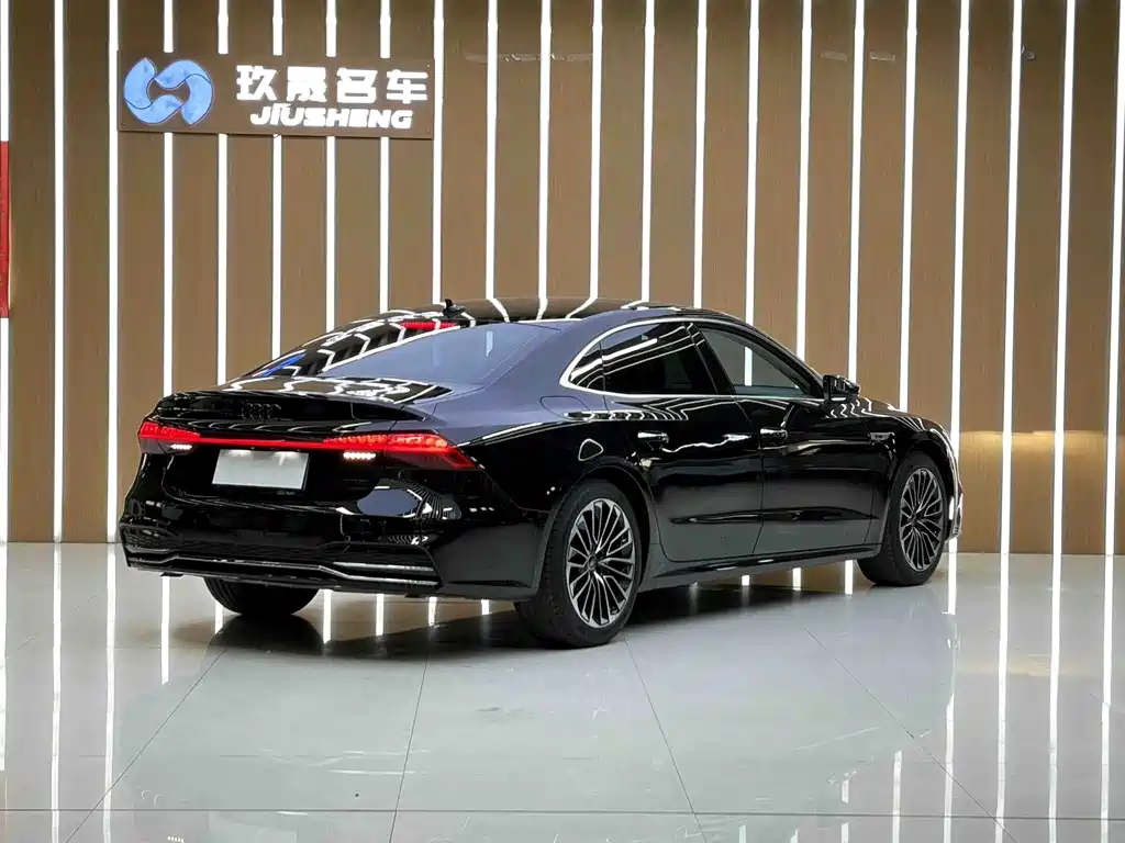 Audi A7L 2024 — фото 18
