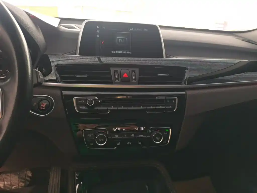 BMW X1 2018 — фото 9