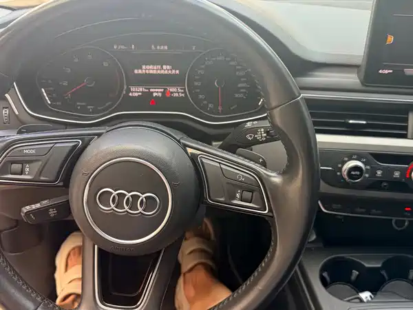 Audi A4L 2019