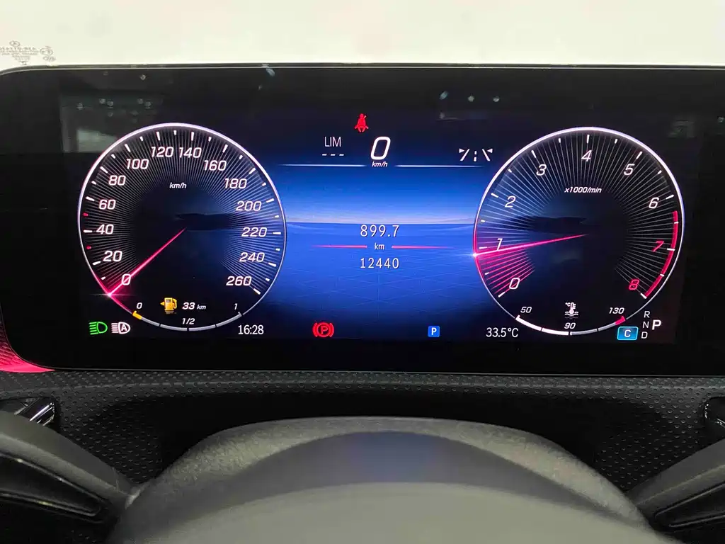 Mercedes-Benz A-Class 2023 — фото 12