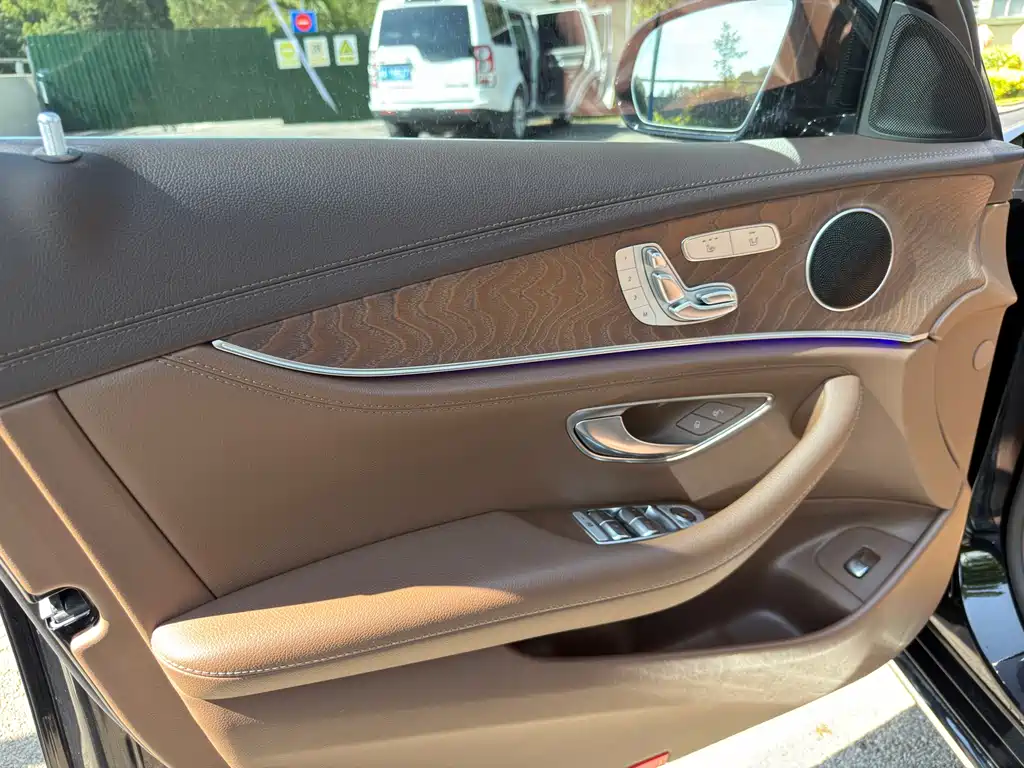 Mercedes-Benz E-Class 2020 — фото 16